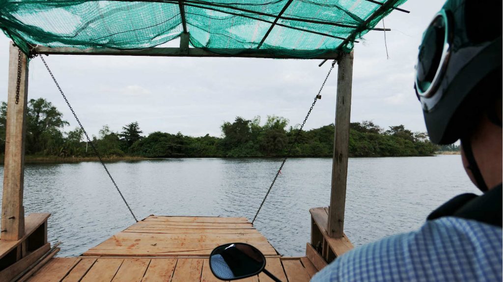 KampotRiverFerry2