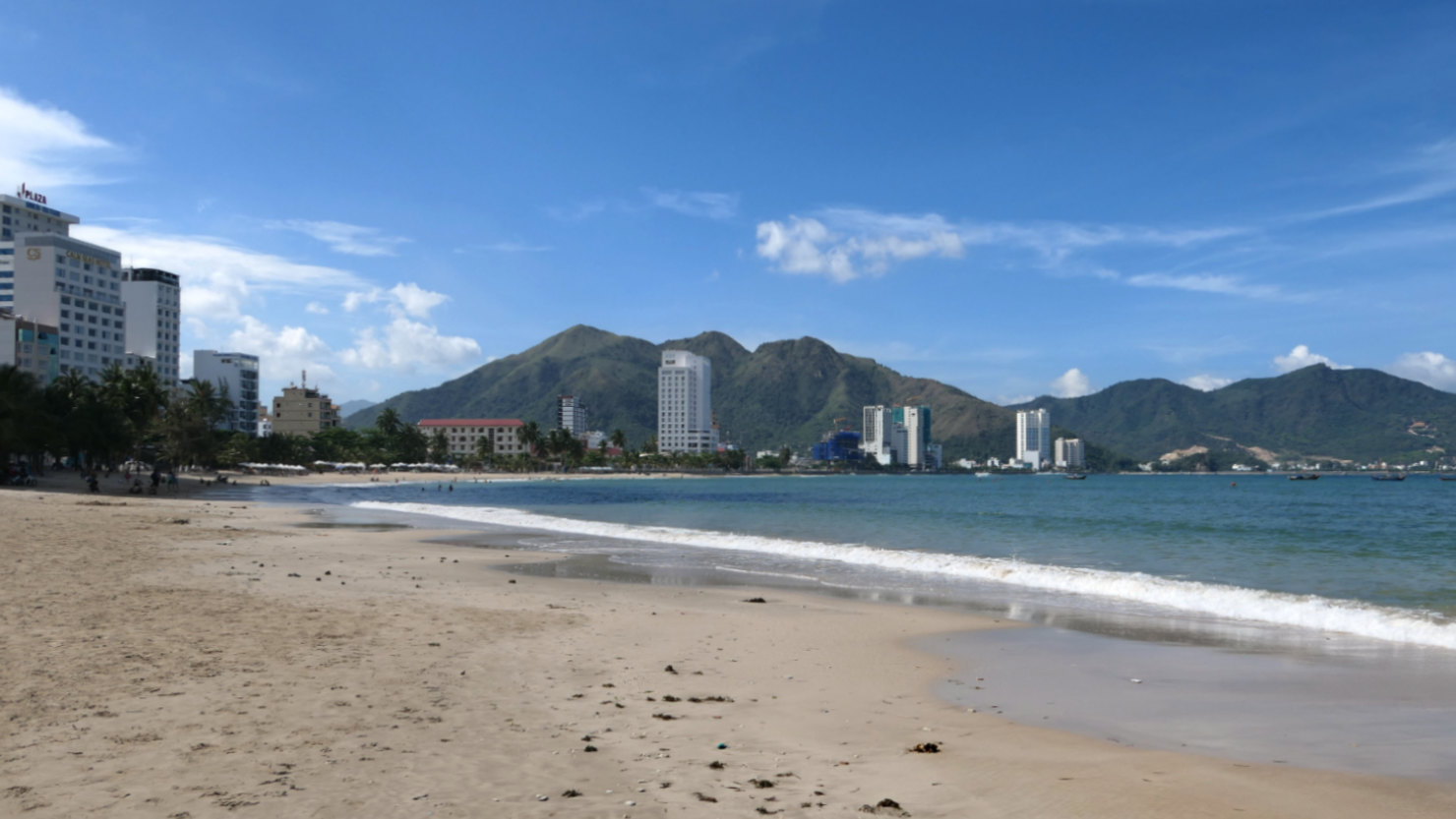 NhaTrangBeachSideView1