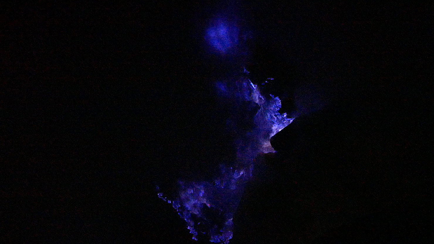 2f_IjenBlueFireDetail3