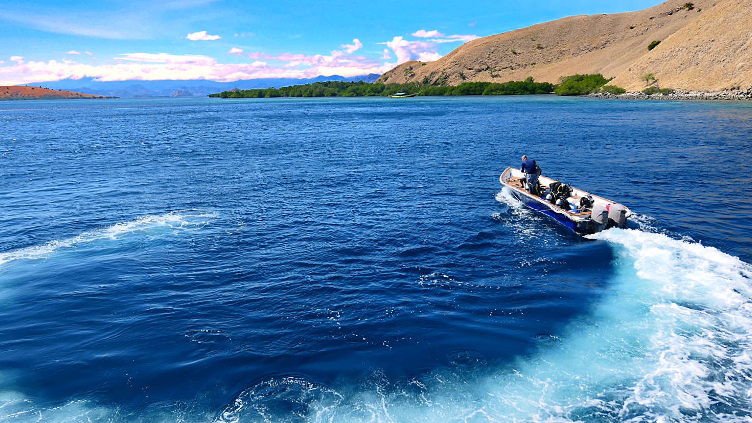 4eLAboardSpeedBoat3