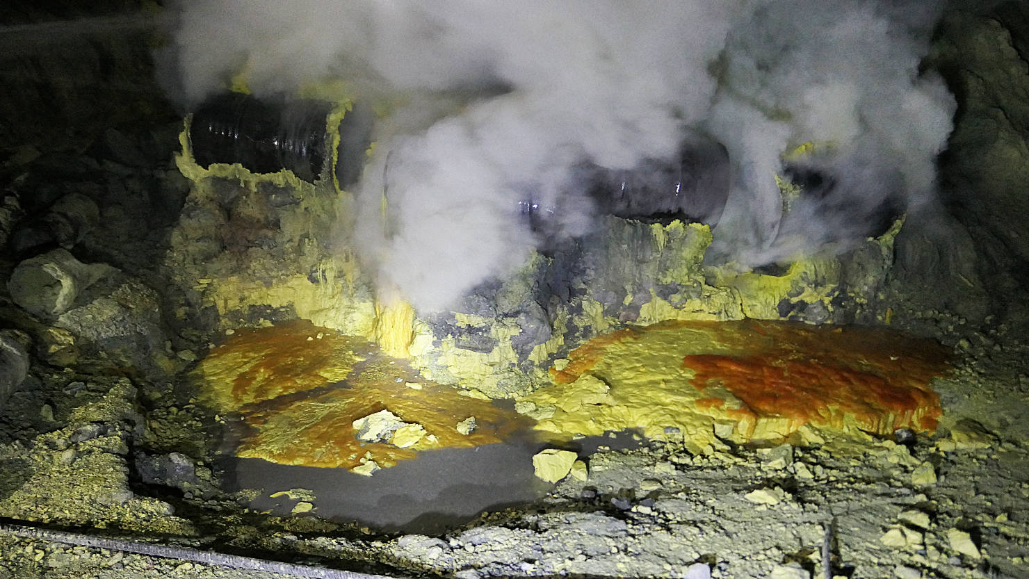 5i_IjenSolidifiedSulphurDetail