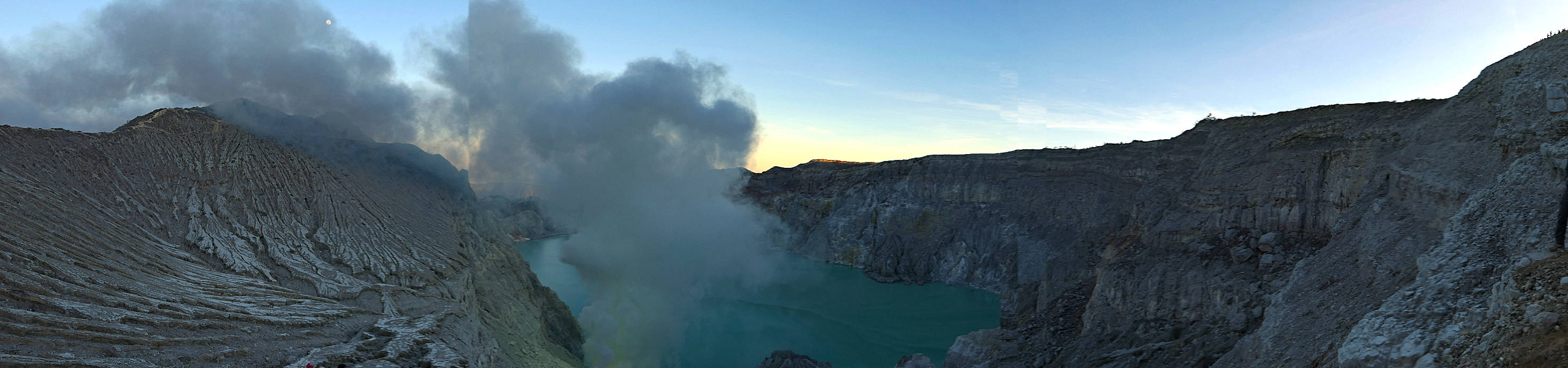 6g_IjenSunriseCalderaLakePanorama