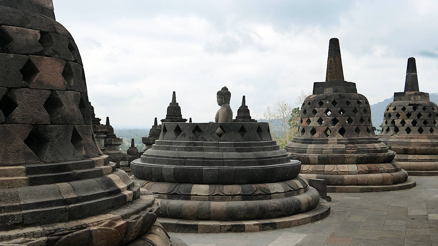 BorobudorStupawithBuddha
