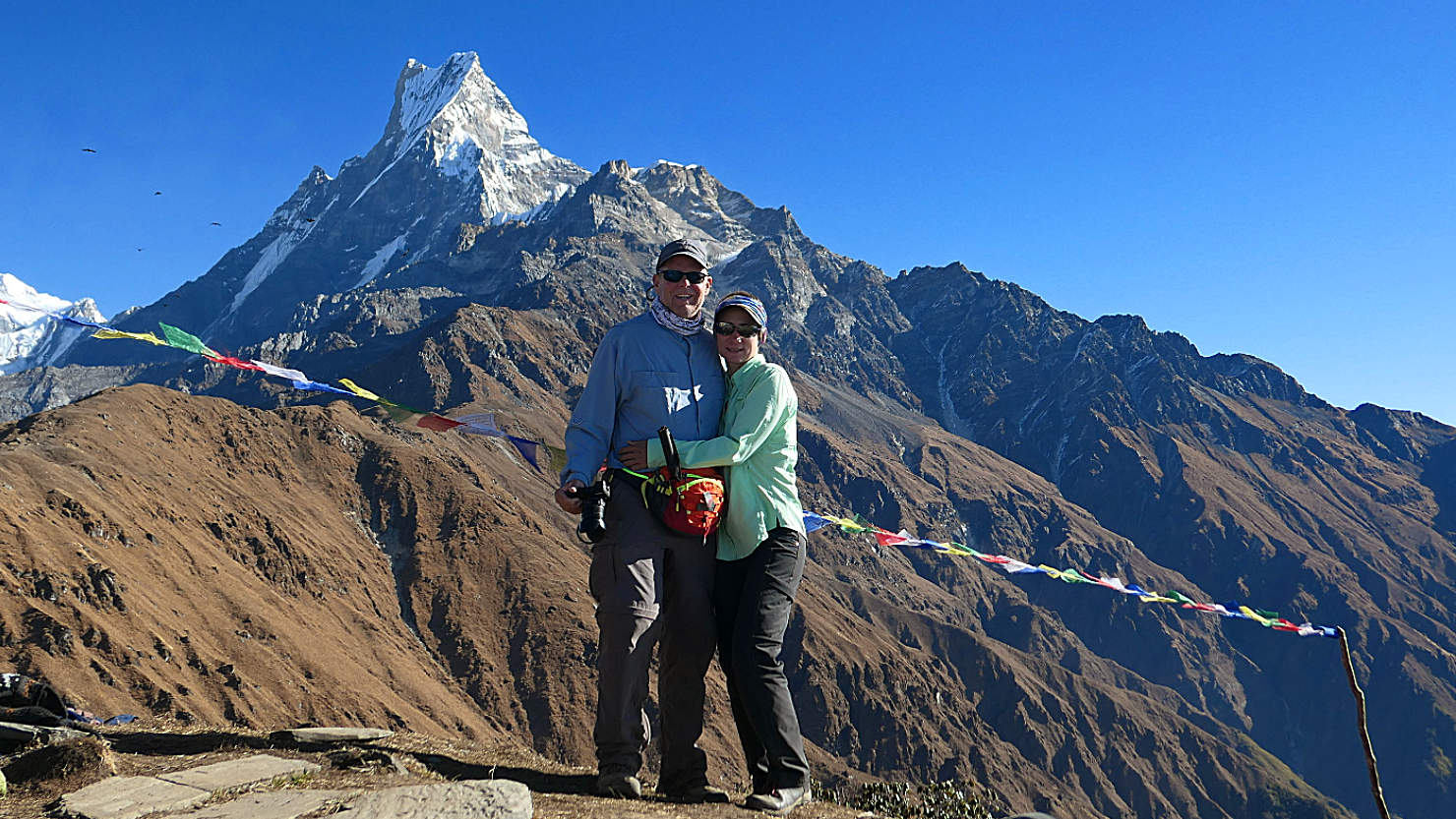 D3-4a22_MHR&AViewpointRidgeDistantMachhapuchherePrayerFlags