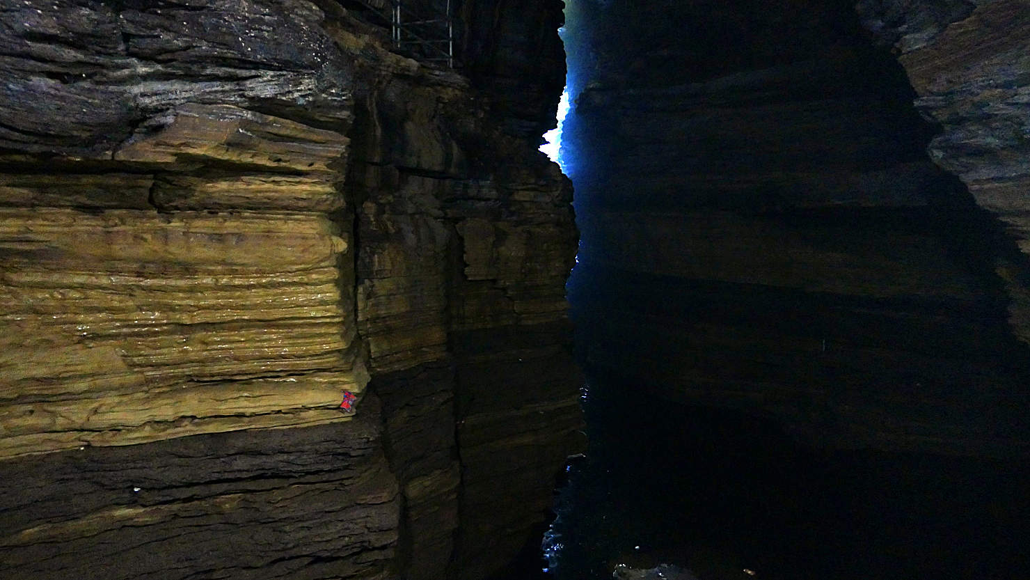 PokDavisFalls_2aInsideCaveRockFormation1