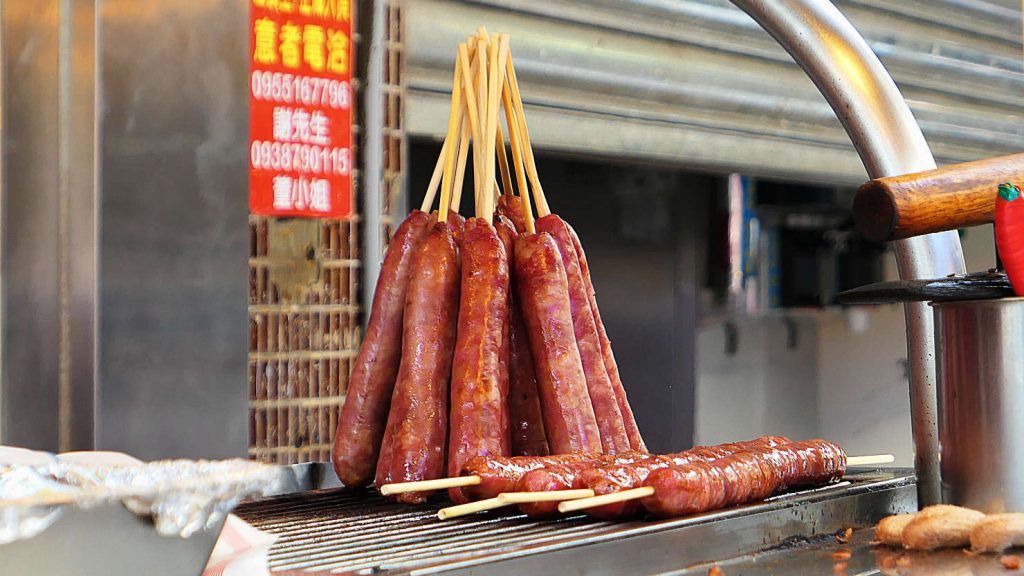3f6_WulaiRoadsideSausageStack
