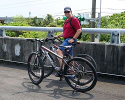 Rick on the waterfront bike path. Greater Taipei, Taiwan.