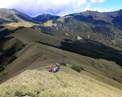 The ridgeline trail heading down from Mt Nannua. Western Area, Taiwan.